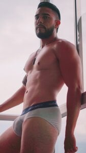 DaveSoldier kullanıcısının Flex Man 🪖🫵🏻 in Calvin undies albümü -  3 fotoğraf