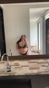 VENUSMUSA_ kullanıcısının 🥵☀️❤️ albümü -  3 fotoğraf