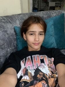 MelodyMansson Good afternoon, lovely ☀️💖 I’m live from 2:00 p.m. to 8:30 p.m., feeling warm, playful, and ready t Pic 2