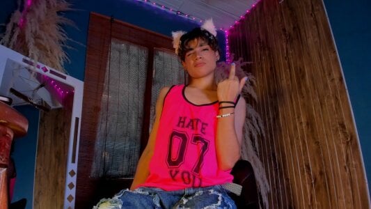 spicy_adonhis Sensuality in fuchsia Pic 2