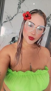 Zoe_Glow Public Pic 3