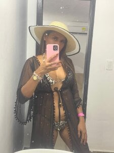 LilyAdams_ Public Gambar 5