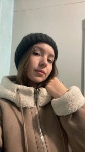 LisaSmiths It's rainy today, but I don't despair. Check out my smile :) Pic 5