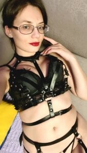 MilanaPure The belts on my body will drive you crazy Kuva 6