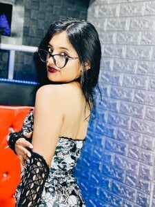 carolinerue Look at me ✨️🖤 Pic 5