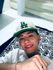 Sami_Lee_x Public Pic 4