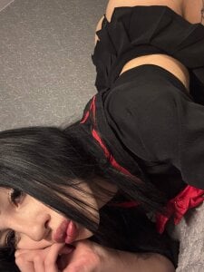 ForeTiff Schoolgirl's Red Accent Pic 4