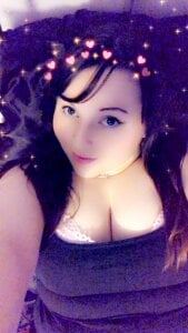 Curvy-Clare-30 Public Pic 7