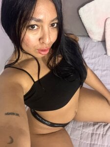 marywhitee__ black suits me well Pic 2