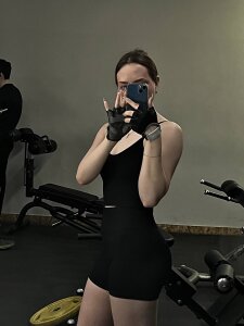 LisanBrownのPublicの枚の写真