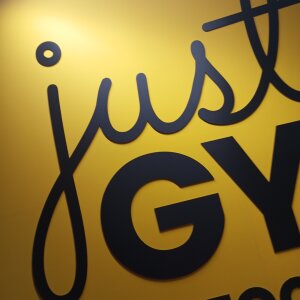 Public de YoungGenerali  3 photos