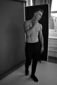 Nik_Sharp back in black Fotografie 4