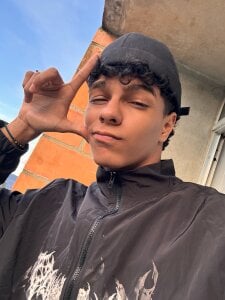 JamesDreams One day in my best friend’s house Pic 9