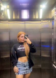 My routine would say 🥰🥰 de anali_myerss_  4 photos