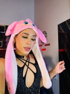 angelitasexxxhot “Playful and sexy with my cute hat 💋🎩” Pic 4