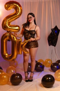 Catalina-Malave 20K and many looks 👀🔥 Hình 2