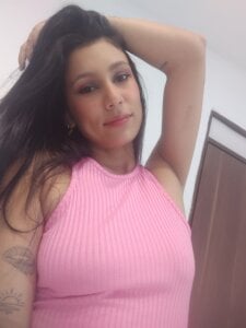 MariaJoseWalker I’m live now, 8:30 AM to 3:30 PM (Colombia) 💕 I woke up thinking about you… wondering if you’d come Pic