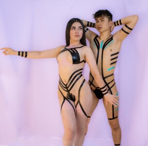 Tape on my body 🖤😏 de noah_and_rose Fotos 8
