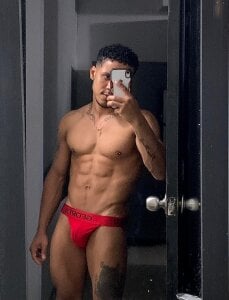 chris_adam97Public图片 3