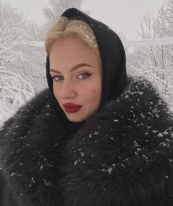 AnnaBales Public Foto 4