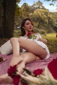 kittyblooms hot picnic on valentine 💕🔥 รูป  8