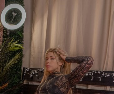 webpetite Luxury Blonde Foto 4