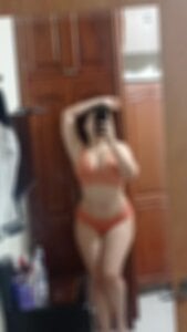 Rose_Avril Public Pic 2