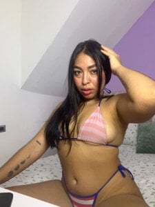 marywhitee__ do you want to give me some kisses Pic