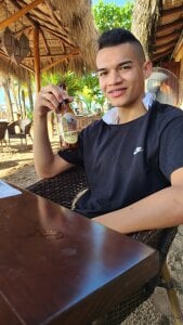 Hot_Dante Hello টি ছবি