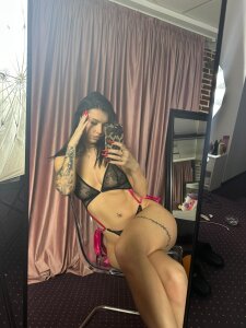 MeganSin_ Pink Temptation Pic 5