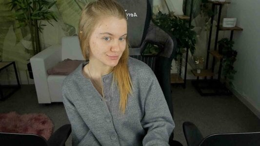 Olivia-Bloom hi hi hi Pic