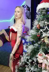 SashaBrooks Merry Christmas Pic 8