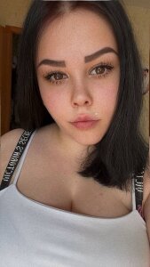 AmyGrante new screensaver for your phone🍒 Pic 3