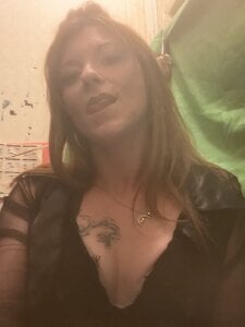 MistyToucher I like my men like I prefer my pizza, HOT AND READY. 😘🔥🍕🤦‍♂️ Pic 6