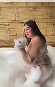 esmeraldamfc 🫧bath time Pic