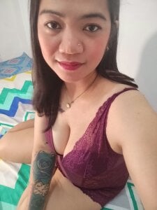 PreggyHotBigBoobs Public Hình 3