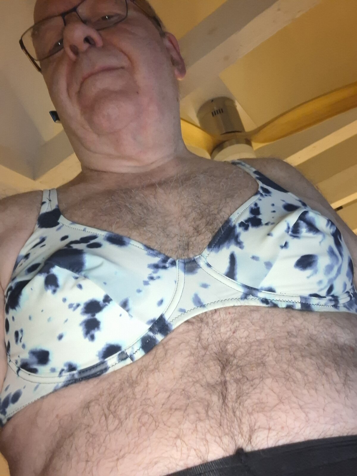 6livekamera@xh 님의 트렌드 중인 사진  9212개