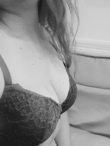 Aphroditi_apo_KritiA little black & white Bild 5