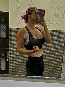 rosiebuddyのjust flexin! ❤️‍🔥の 9枚の写真