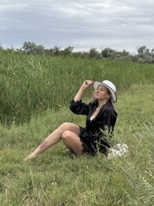 Crazy-Rosa Public Pic 6