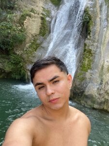 lianfox_: HOT DAY IN THE RIVER ( 2 фото)