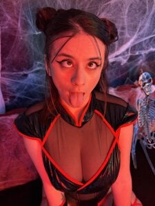 kassandra_james👑 “Kitana never loses… especially when she looks at you like that 💋”图片