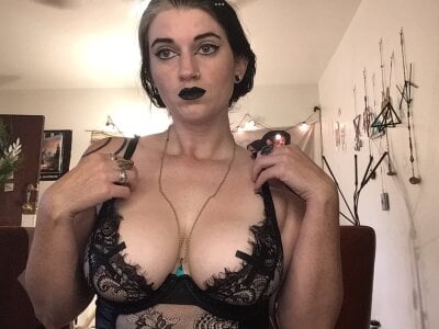 bruisedblossoms Public Pic