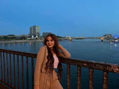 Angelina_REU Public Billede 7