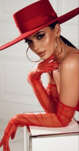 EllaaLuxLADY IN RED! Bild 3