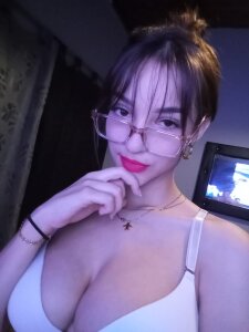 Levana_squirt Public Gambar