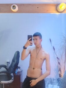 AngelRonson_ Public Pic 4