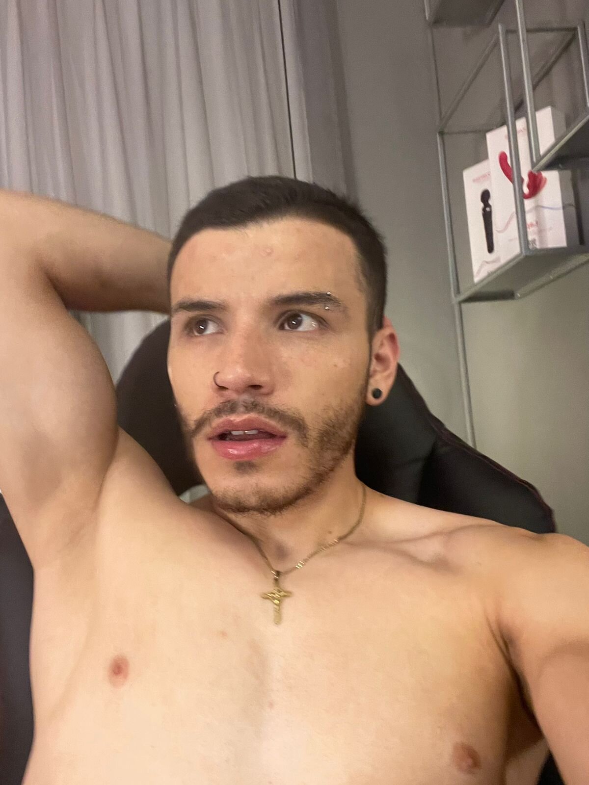 Трендове зображення  9862 liam_es