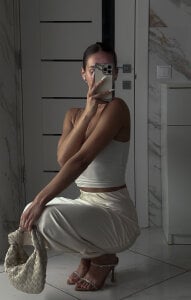 AprilWong Public Immagine  7