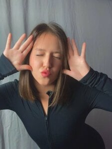 Love me different od CindySparkl  5 snímek